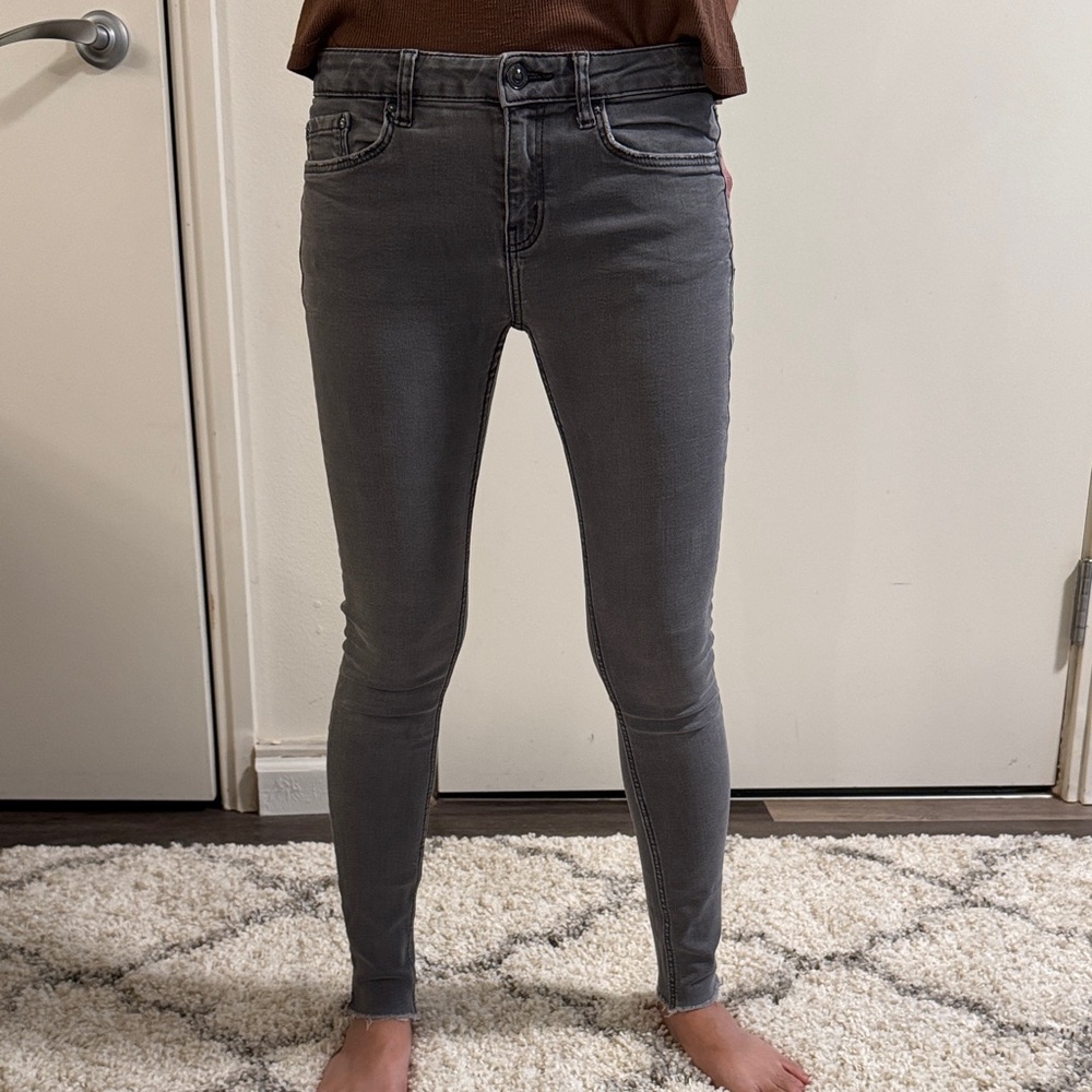 Zara Women's Gray Low Rise Skinny Jeans
